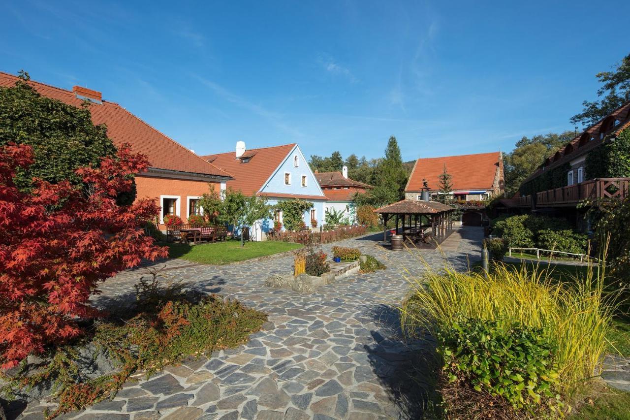 Farma Michael na tvrzi Nedvězí Hotel Netvořice Exterior foto