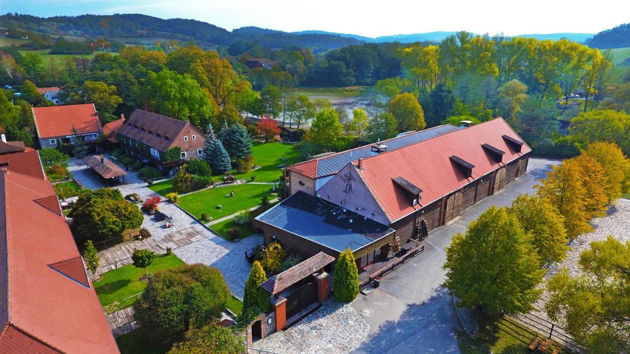 Farma Michael na tvrzi Nedvězí Hotel Netvořice Exterior foto